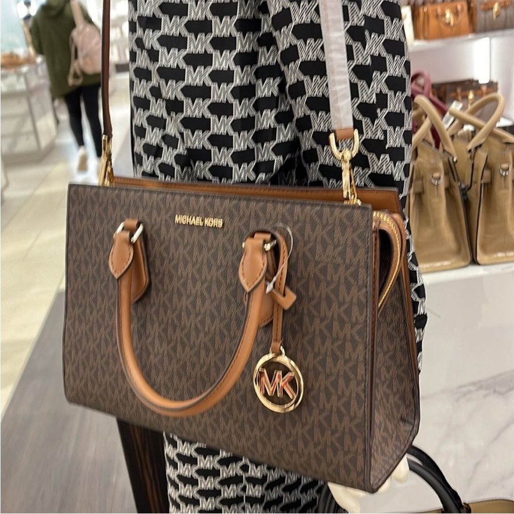 Michael Kors Sheila Medium Center Zip Satchel Bag - Picture 2 of 16